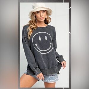 Easel Los Angeles Women's Mineral Wash Smiley Face Crew Neck Sweatshirt Size L